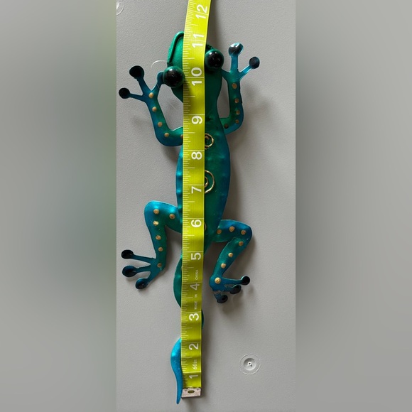 Decorative Green and Blue Gecko Wall Art - Picture 4 of 4